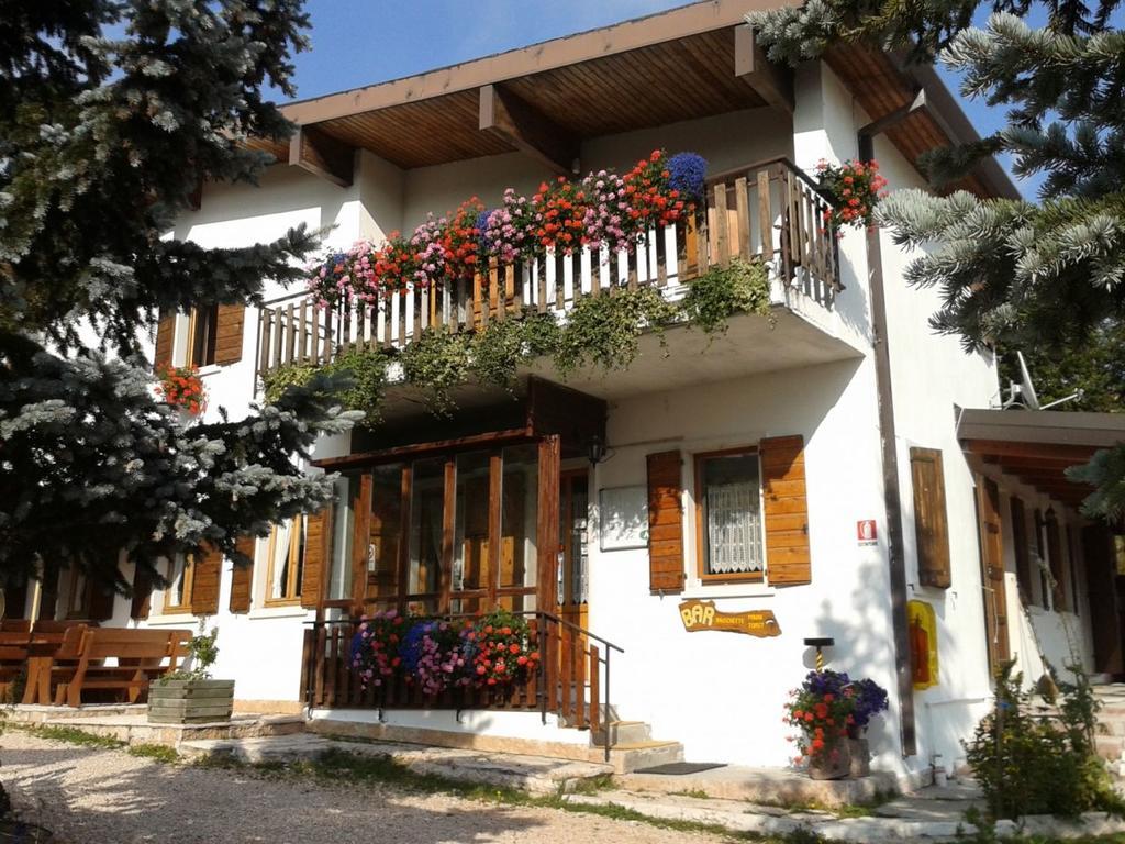 Campeggio Branchetto Bosco Chiesanuova Ngoại thất bức ảnh